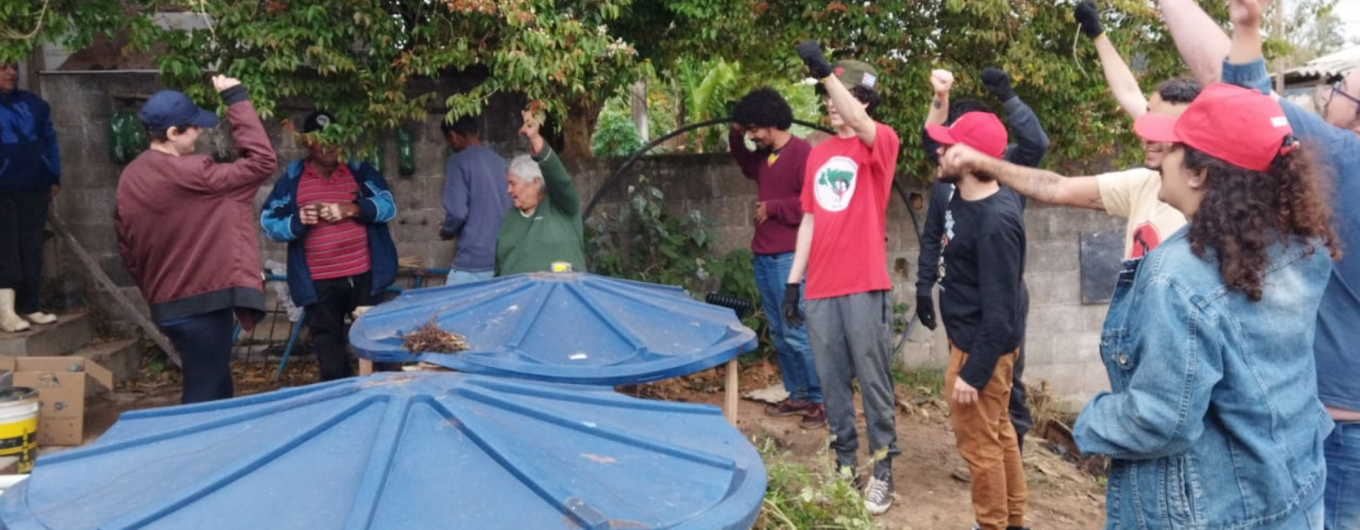 Dínamo na entrega do vermifiltro no Acampamento Marielle Vive!, em Valinhos.